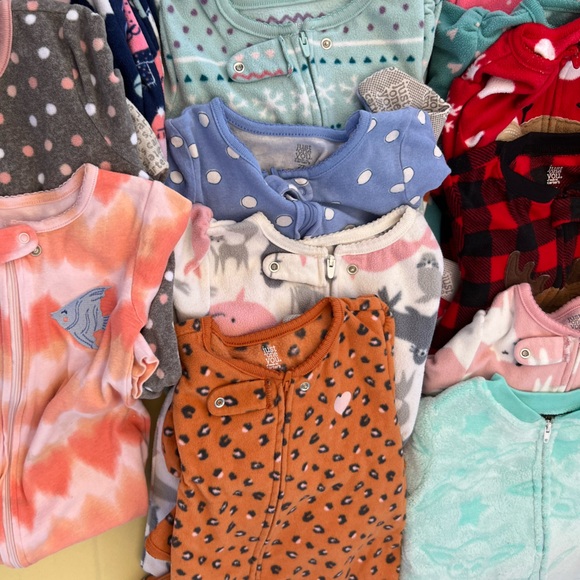 fall ONSIE pajamas 10 pairs of 2t 2 pairs of 3t and 2 pairs 18m all together